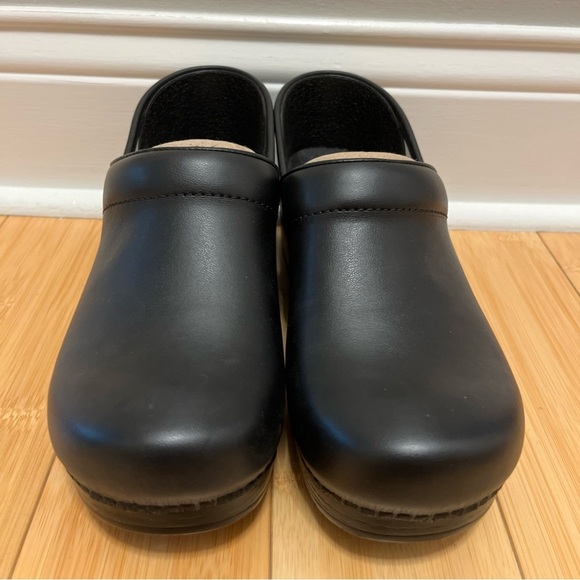 Dansko Black Leather Clogs size 41/ 11 Wide - Picture 6 of 6